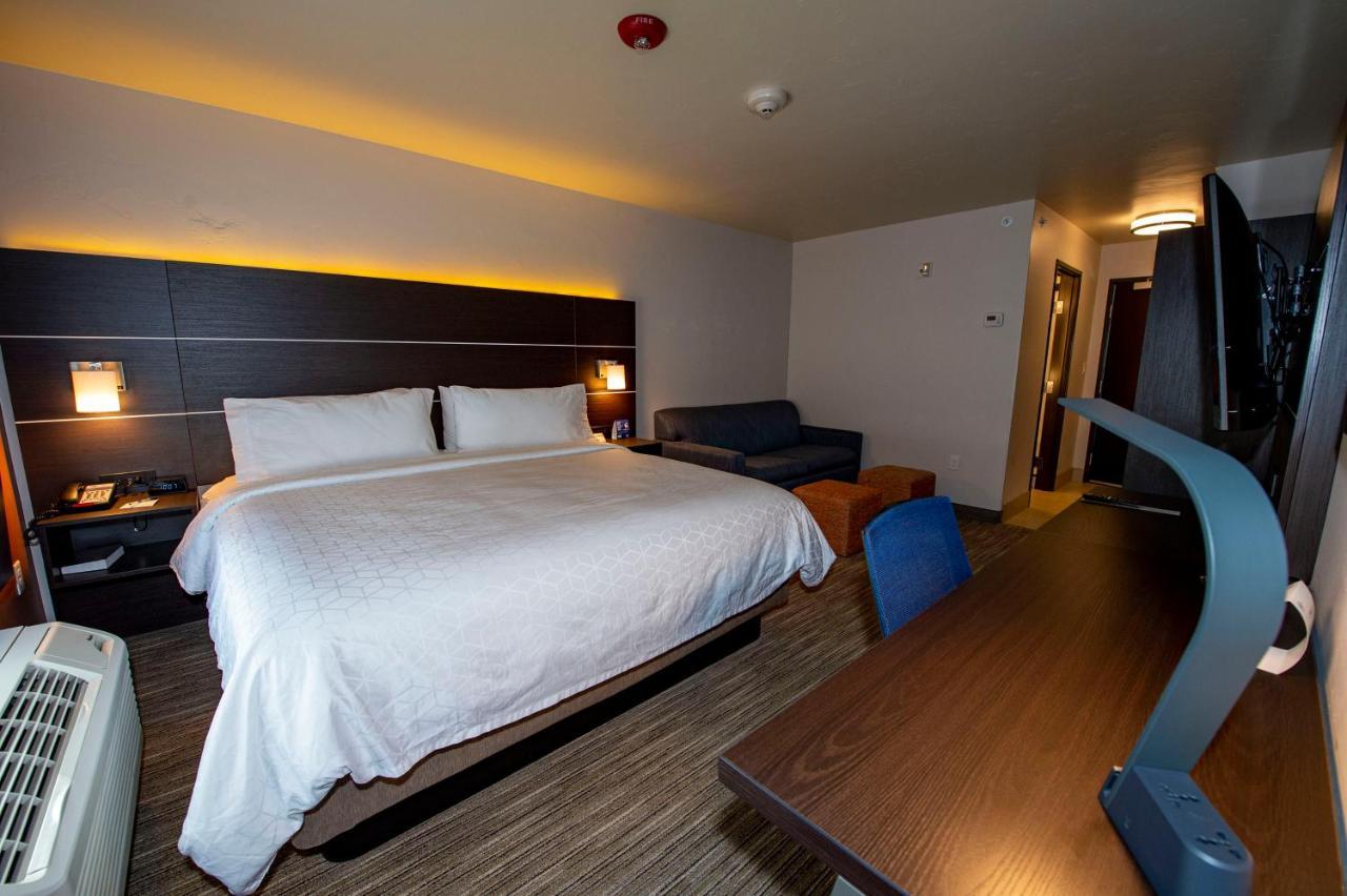 Holiday Inn Express & Suites - Colorado Springs Afa Northgate By Ihg Exterior foto
